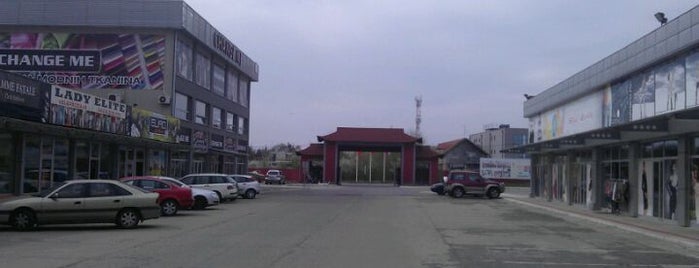 Kineski tržni centar Zmaj is one of Shopping centers in Belgrade.
