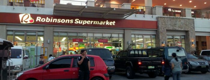 Robinsons Supermarket is one of Tempat yang Disukai Shank.
