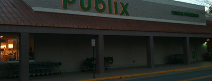 Publix is one of Lugares favoritos de Clark.