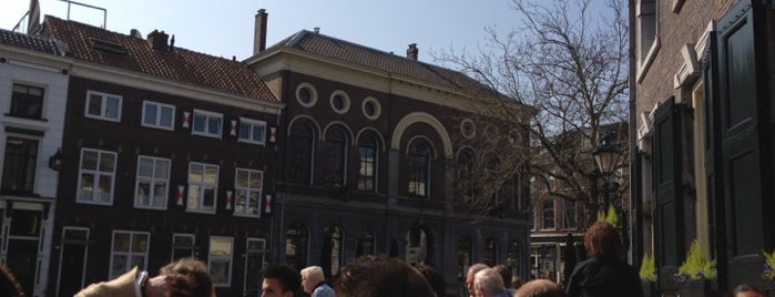 Brasserie Stadhuis is one of Lugares favoritos de Frank.