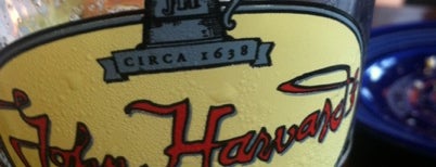 John Harvard's Brew House is one of Lyndseyさんの保存済みスポット.
