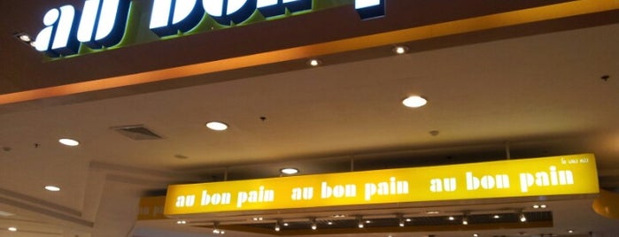 Au Bon Pain is one of The 11 Best Places for Strawberry Smoothies in Bangkok.