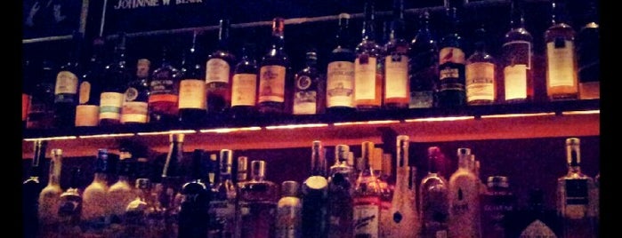 878 Bar is one of Locais curtidos por Jimmy.