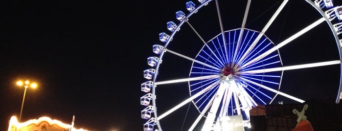 Hamburger DOM is one of Hamburg Weekend.