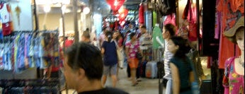 Batu Ferringhi Night Flea Market (Sidewalk Bazaar) is one of Penang To Do List.