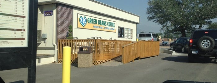 Green Beans Coffee is one of สถานที่ที่บันทึกไว้ของ ian.