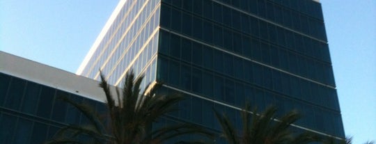 Hilton Anaheim is one of Locais curtidos por Mark.