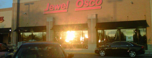 Jewel-Osco is one of Mikeさんのお気に入りスポット.