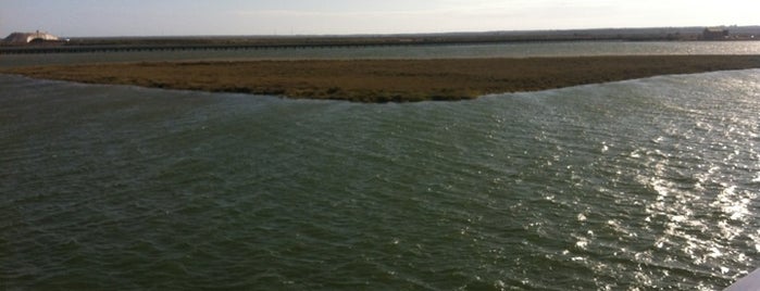 Puente de Punta Umbría is one of Onuba / Huelva York.