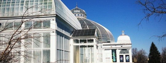 Buffalo & Erie County Botanical Gardens is one of Lugares favoritos de Christina.