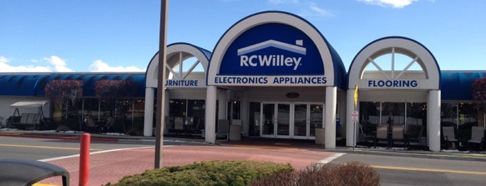 RC Willey is one of Tempat yang Disukai Jordan.