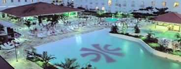 Tropical Hotel is one of MEUS LOCAIS.