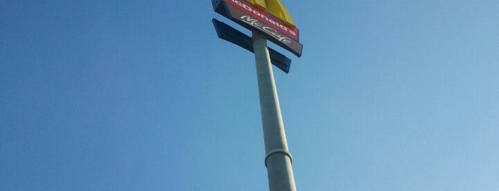 McDonald's is one of Lieux qui ont plu à Marta.