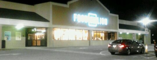 Food Lion Grocery Store is one of Place's that I go.