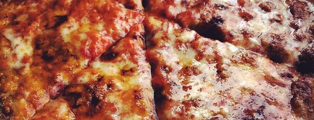 Naked Pizza is one of Chicago Restaurant To-Do List.
