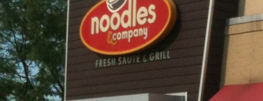 Noodles & Company is one of Sarah'ın Beğendiği Mekanlar.