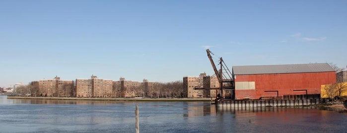 Hallet's Cove is one of Brooklyn/Queens Waterfront.