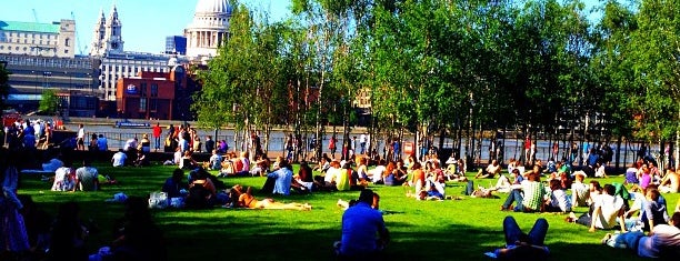 Tate Modern Gardens is one of Albertさんのお気に入りスポット.