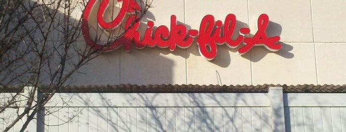 Chick-fil-A is one of Lugares favoritos de Kaili.