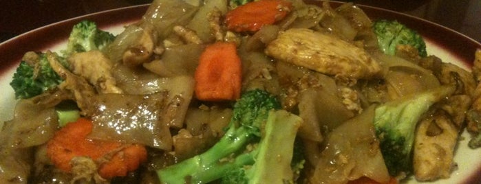 Thai Dishes is one of The 13 Best Places for Cashews in Redondo Beach.