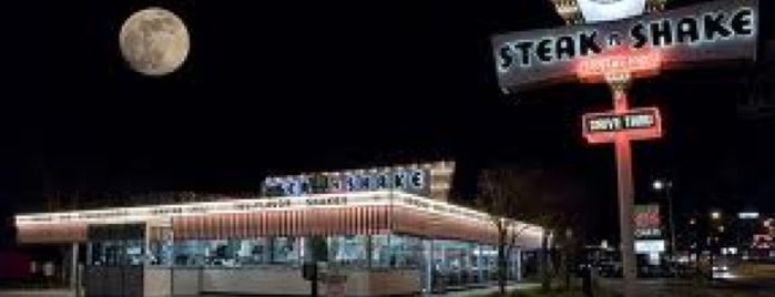 Steak 'n Shake is one of Tempat yang Disukai Laura.