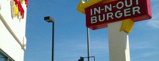 In-N-Out Burger is one of Lana'nın Beğendiği Mekanlar.