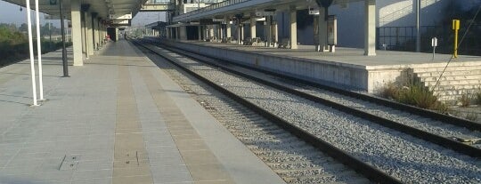 Estação Ferroviária de Coina is one of Posti che sono piaciuti a Mustafa.