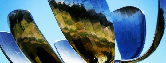 Floralis Genérica is one of MUST @ Buenos Aires.