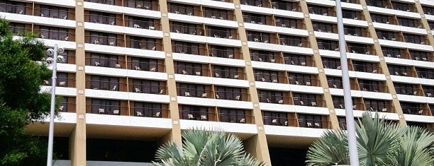 Disney's Contemporary Resort is one of Airports and hotels I have known.