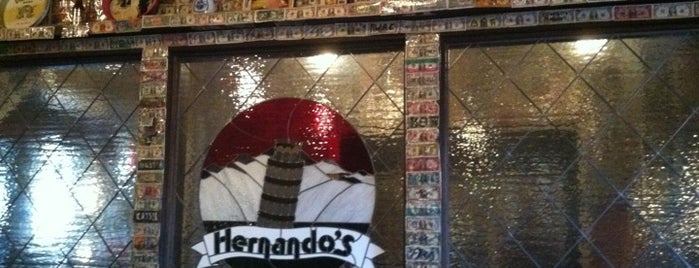 Hernando's Pizza and Pasta Pub is one of สถานที่ที่ Kevin ถูกใจ.