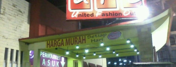 UFO Supermarket & Factory Outlets is one of Surabaya.