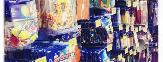 Toys"R"Us is one of Antoniaさんのお気に入りスポット.