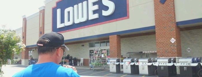 Lowe's is one of Ya'akovさんのお気に入りスポット.