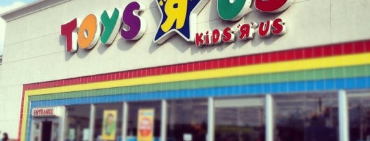Toys"R"Us is one of Davidさんのお気に入りスポット.