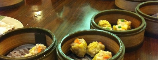 Canton Dim Sum & Seafood Restaurant is one of Randyさんのお気に入りスポット.