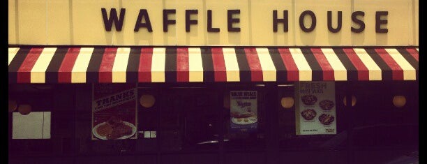 Waffle House is one of Locais curtidos por José Guilherme.