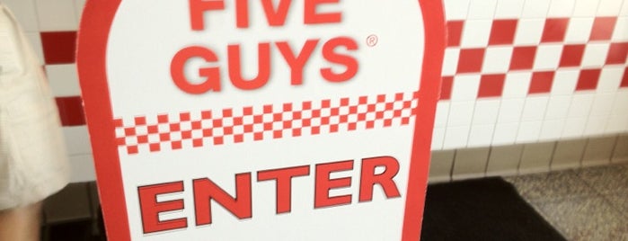 Five Guys is one of Orte, die Allison gefallen.