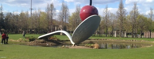 Minneapolis Sculpture Garden is one of Adventures with Dubz.