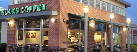 Starbucks is one of Orte, die Drew gefallen.