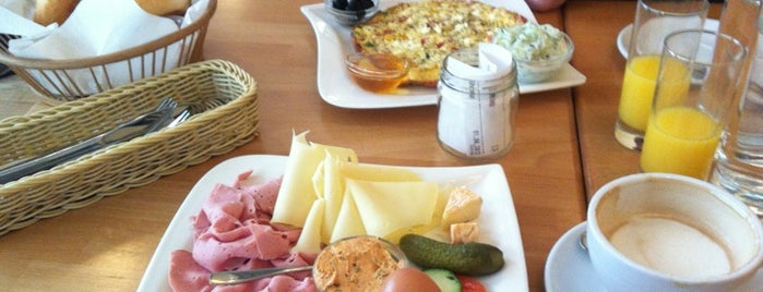 Breakfast in Vienna
