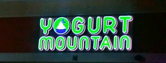 Yogurt Mountain is one of Tempat yang Disukai Justin.