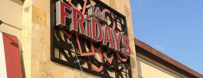 TGI Fridays is one of Locais curtidos por Wendy.