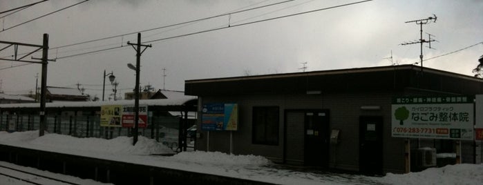 Unoke Station is one of JR七尾線・のと鉄道.