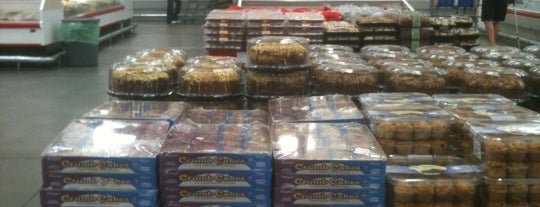 Sam's Club is one of markets.