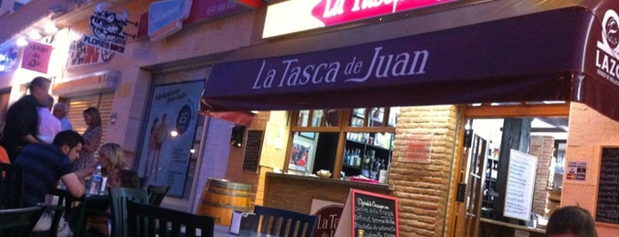 La Tasca de Juan is one of Locais curtidos por Tom.