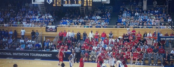 Seton Hall Walsh Gymnasium is one of Mikeさんのお気に入りスポット.