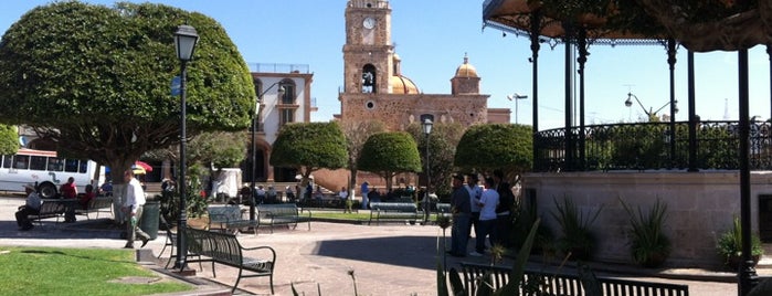 Plaza de Armas is one of Lugares favoritos de Lilian.