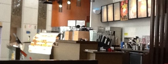 Starbucks is one of Tempat yang Disukai Leman.
