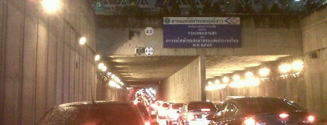 ทางลอดแยกรัชดา-สุทธิสาร (Ratchada - Sutthisan Intersection Underpass) is one of Miizaoy on the Road^^.