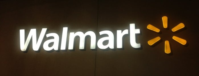 Walmart Supercenter is one of Gavinさんのお気に入りスポット.